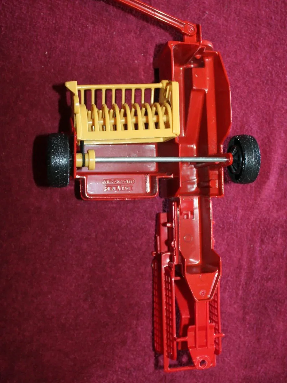 Vintage Ertl 1:16 scale New Holland Square Baler